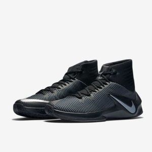 Nike Men's Zoom Clear Out Basketball Shoes (size 11.5)
